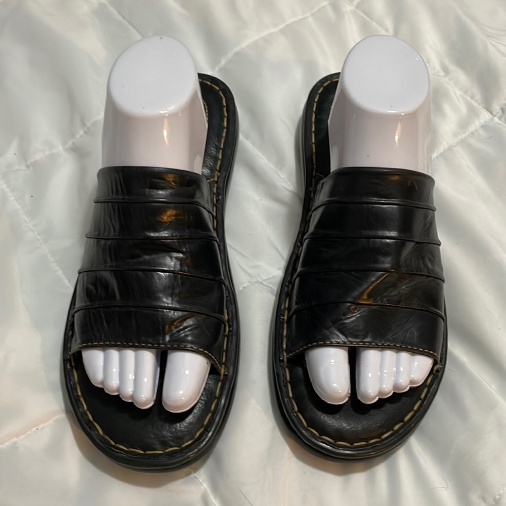 Born Black Leather Sandal NWOT Size 10
